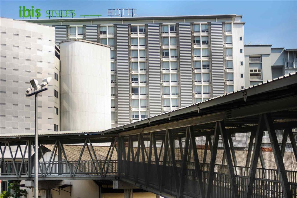 Ibis Styles Fraser Business Park Hotel