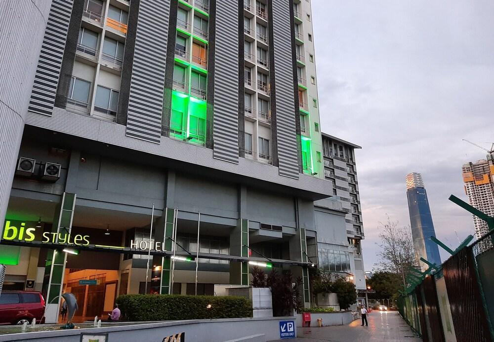 Hotel Ibis Styles Fraser Business Park