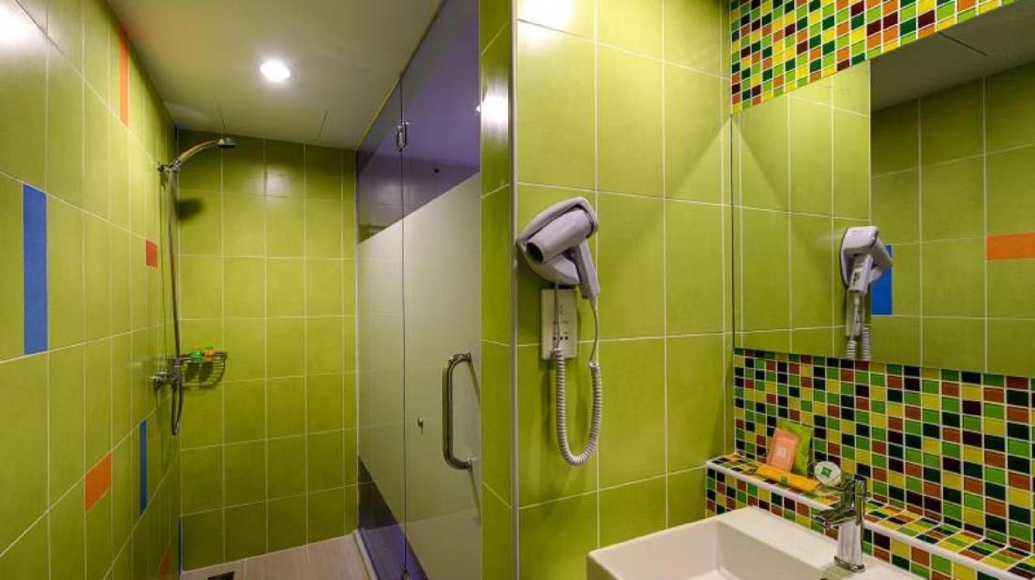Ibis Styles Fraser Business Park Hotel 3*
