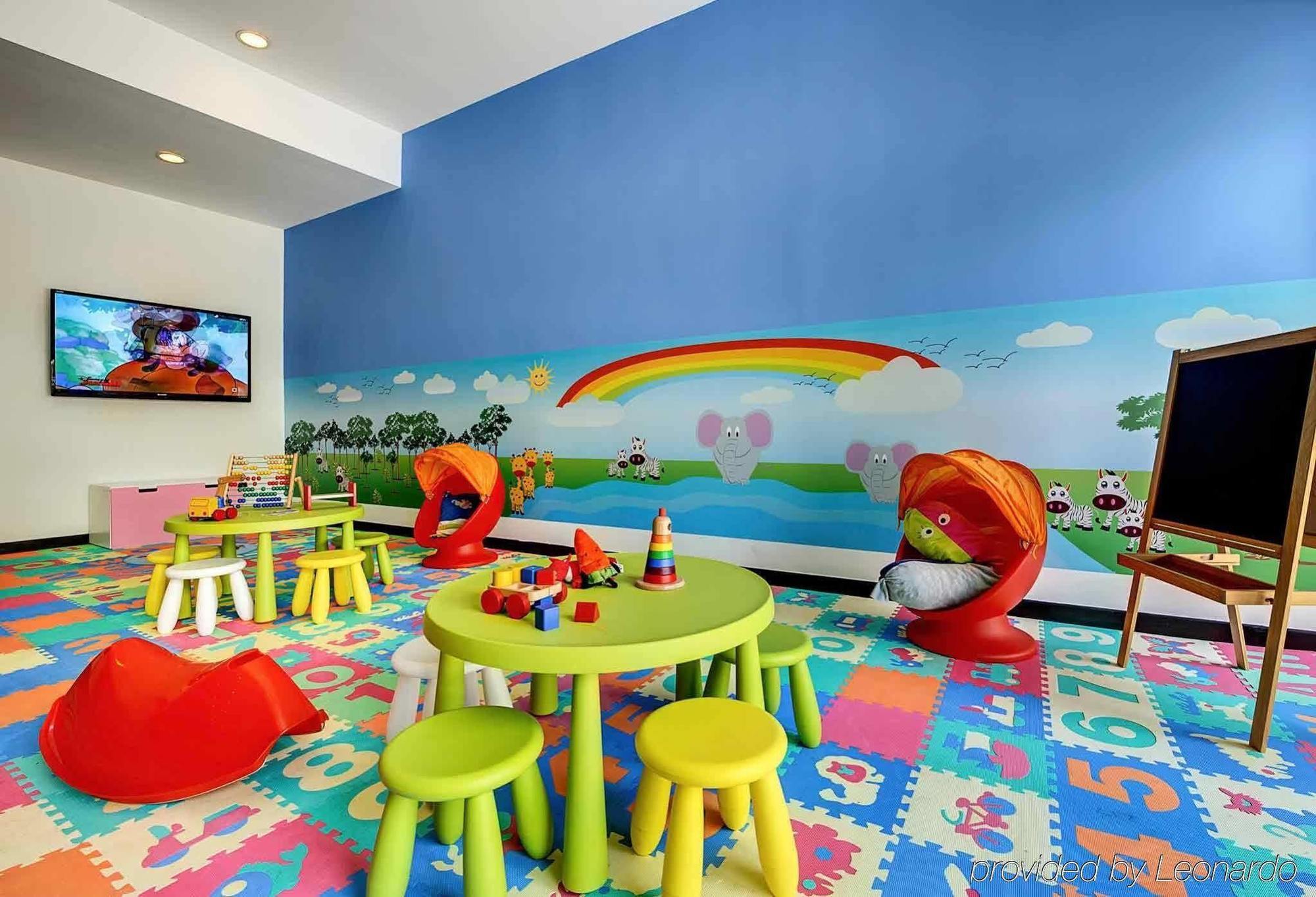 Hotel Ibis Styles Fraser Business Park